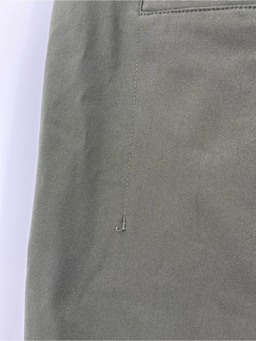 Men’s lululemon athletica Olive Green Flat-Front ABC? Shorts - Picture 6 of 9